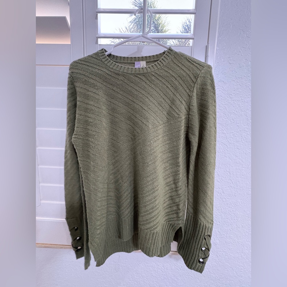 OLIVE GREEN SWEATER 🫒